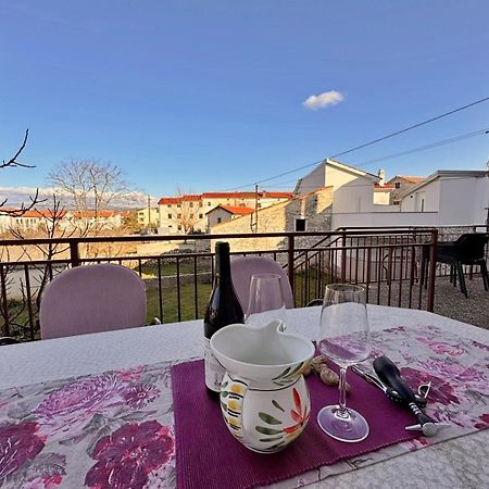 Apartments Katarina Малинска Экстерьер фото