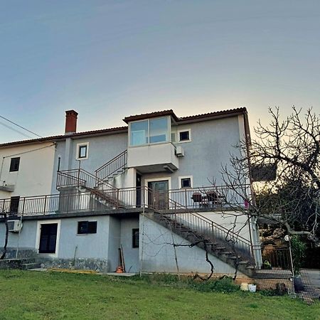 Apartments Katarina Малинска Экстерьер фото