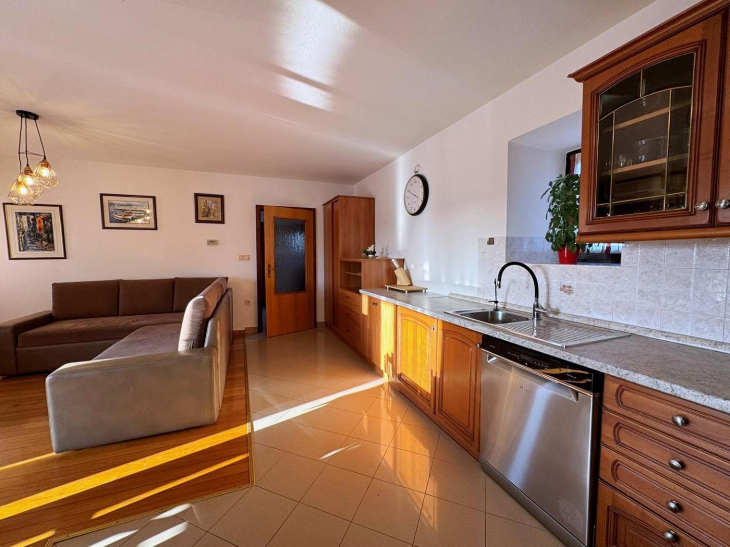 Apartments Katarina Малинска Экстерьер фото
