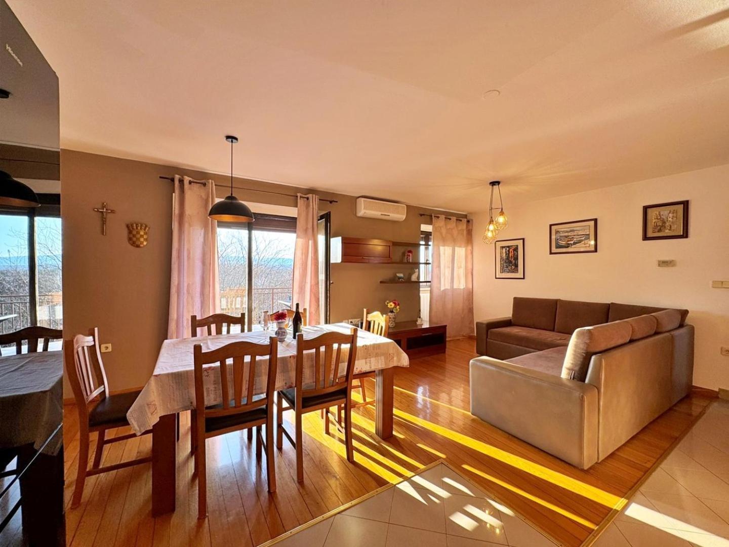Apartments Katarina Малинска Экстерьер фото