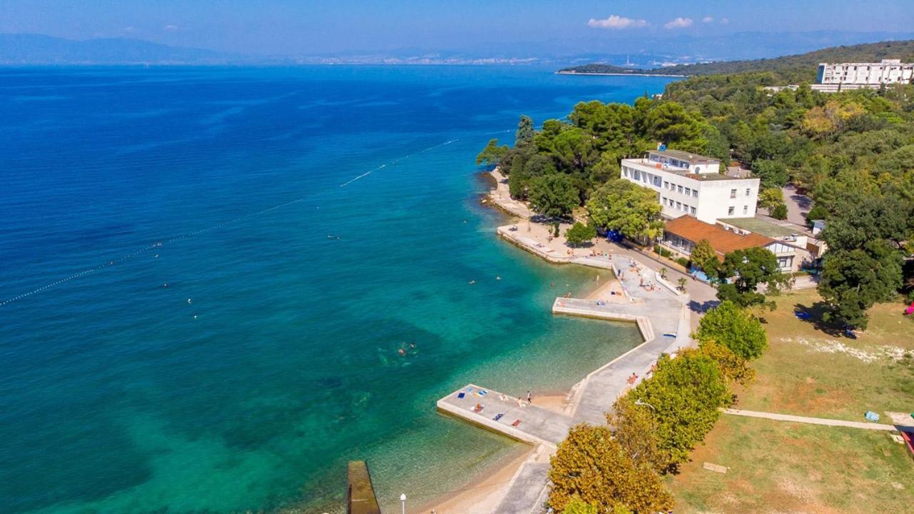 Apartments Katarina Малинска Экстерьер фото