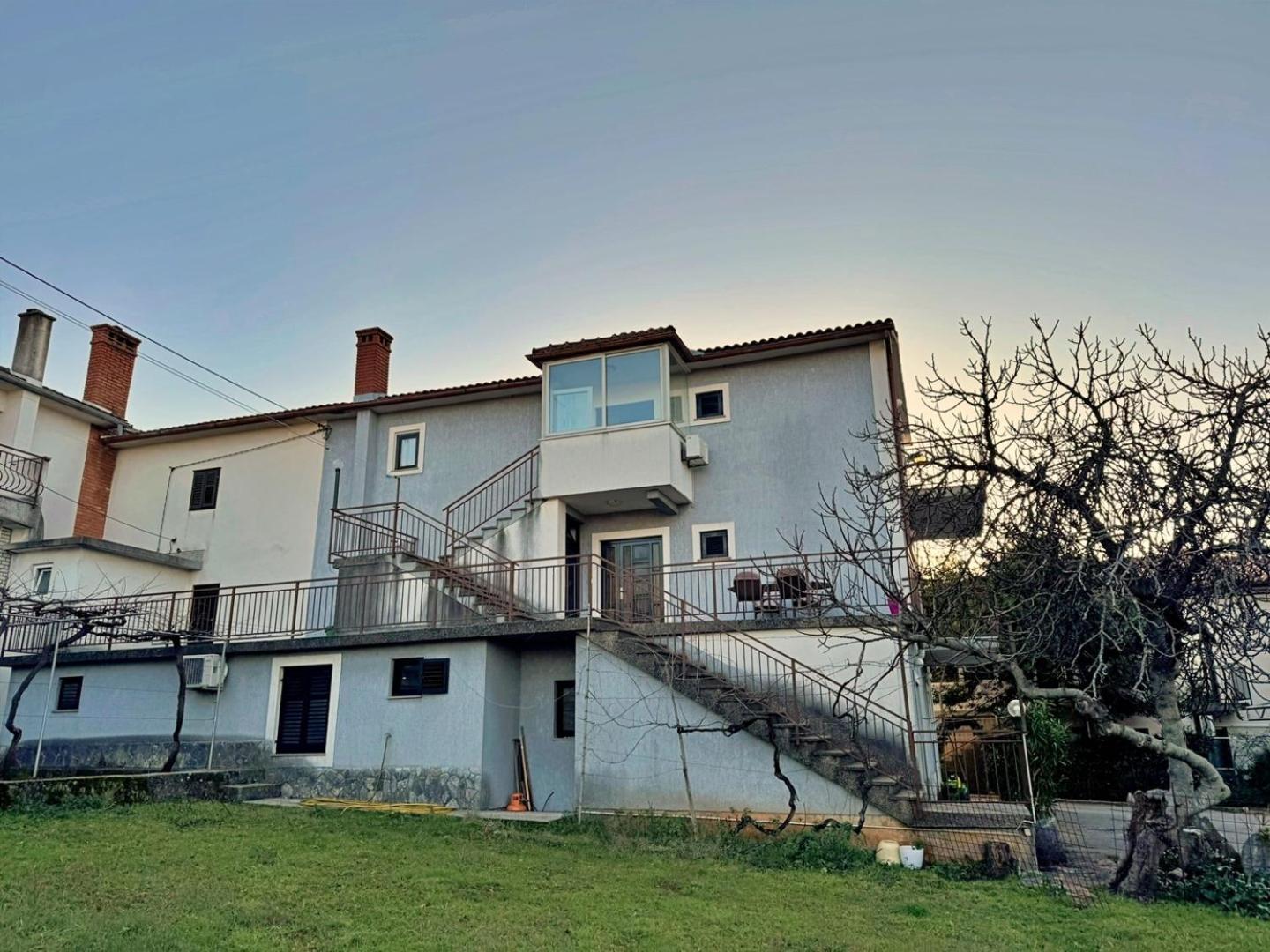 Apartments Katarina Малинска Экстерьер фото